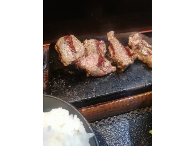 「感動の肉と米」の中落ちステーキ