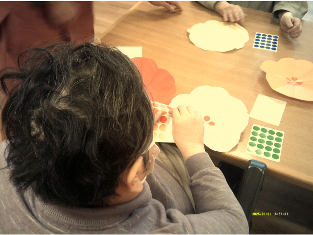 シールを貼っています！