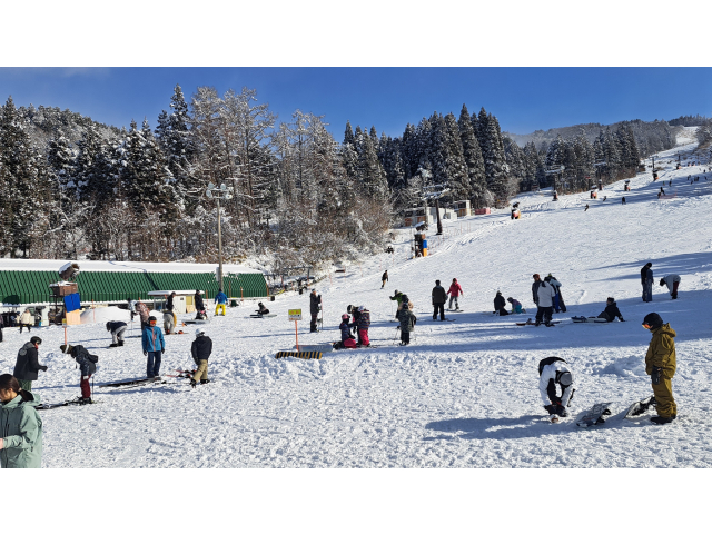 センターハウス前